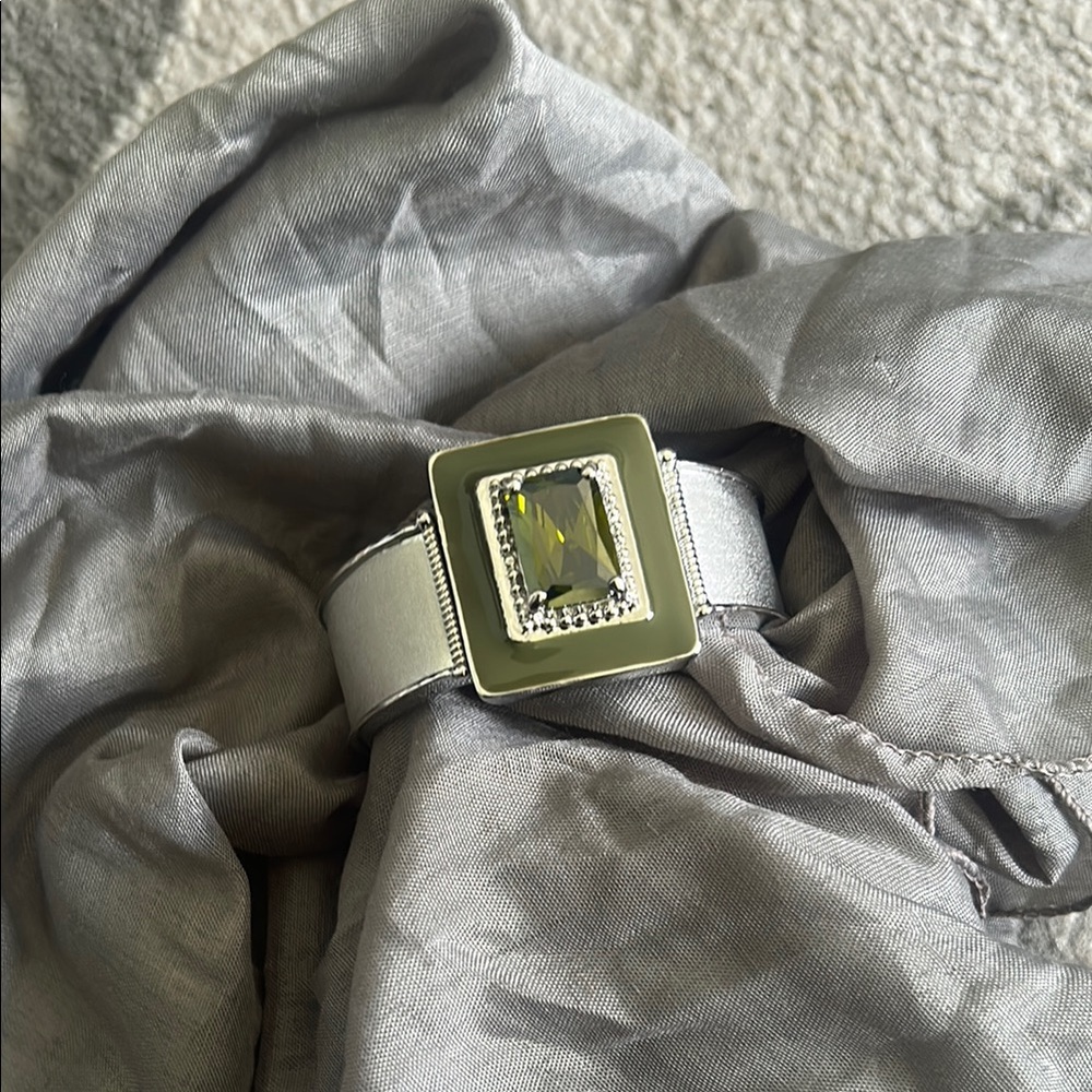 Kitsy Lane Elegant Silver and Green Cuff Bracelet